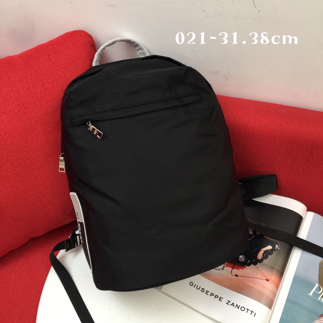 Pra*a backpacks